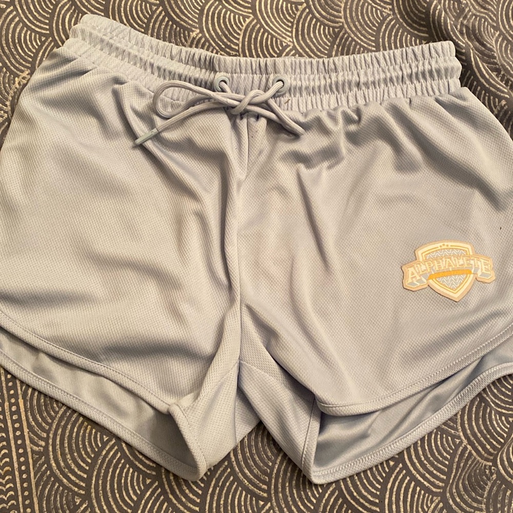 Alphalete Women’s Varsity Crop Shorts - Medium